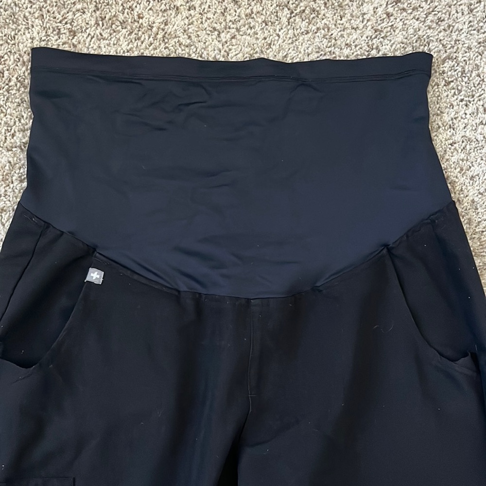 FIGS maternity joggers